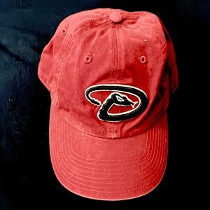 Small diamondbacks hat. More of a maroon color